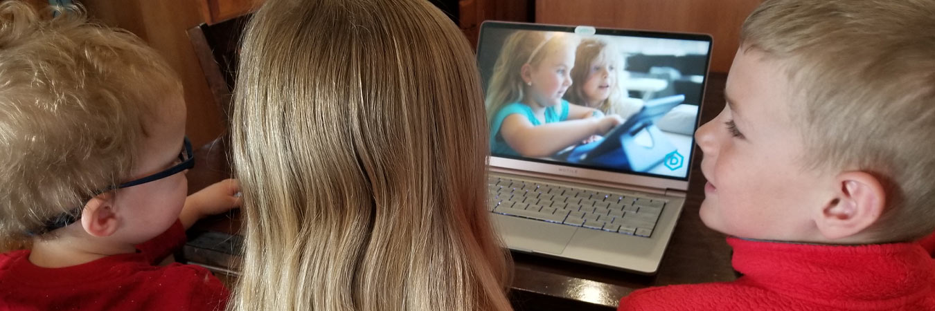 kids on virtual classroom